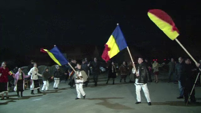 Vechiuri obiceiuri, reinviate in Bistrita-Nasaud pentru a sarbatori Ziua Unirii. "Trebuie sa fii mandru ca esti roman"