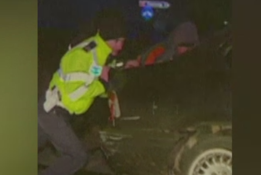 Urmarire cu focuri de arma in Constanta. Cativa suspecti de furt au acrosat masina politistilor incercand sa scape