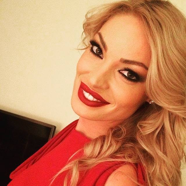 Primele imagini cu Valentina Pelinel insarcinata. Fotografiile in care apare in rochie de mireasa