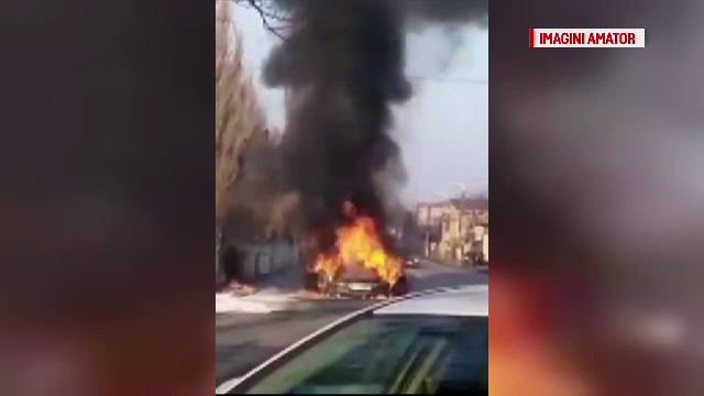 Doua explozii dupa ce o masina a luat foc intr-o parcare din Constanta. Incendiul, cauzat de un scurtcircuit
