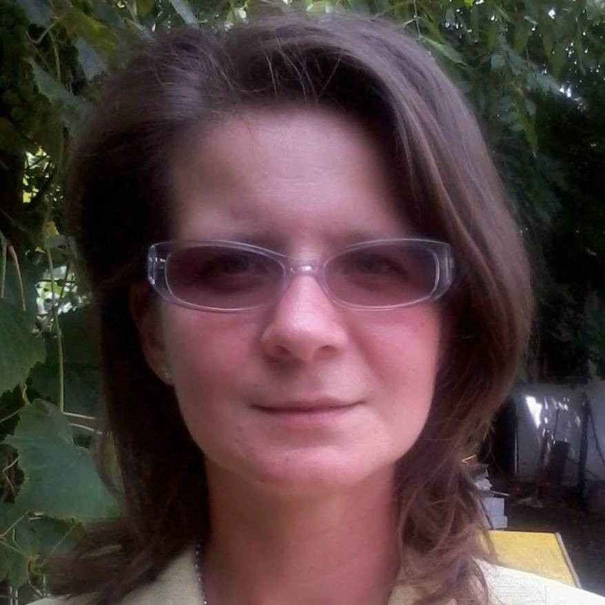 Jurnalista de 36 de ani, gasita moarta in casa parintilor. Cauza decesului este inca necunoscuta