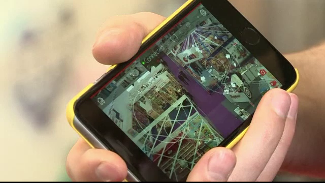 Ultimele trenduri in materie de jucarii inteligente, prezentate la Londra. Dronele care transmit imagini live pe mobil