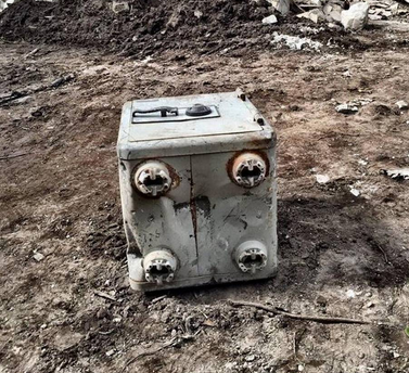 Surpriza pe care au avut-o atunci cand au demolat vila lui Pablo Escobar. Muncitorii au gasit un seif ascuns in pereti