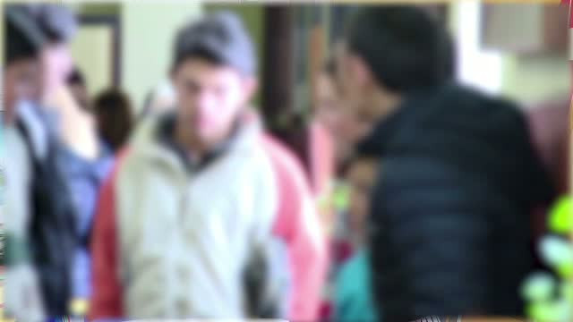 Elev lovit in cap cu un scaun de catre colegul sau. Incidentul, petrecut la o scoala din Mures, a pornit de la o banalitate