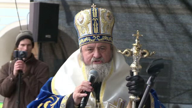 Mitropolitul Ardealului nu vrea sa explice cum l-a ajutat pe Gigi Becali sa scrie opere stiintifice. Motivul invocat