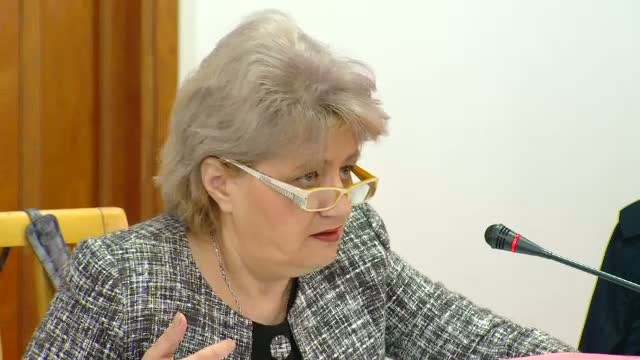 Ultima idee a Cristianei Anghel. Ce lege vrea sa propuna senatoarea care i-a vorbit unui cioban cu "ba, esti prost!"