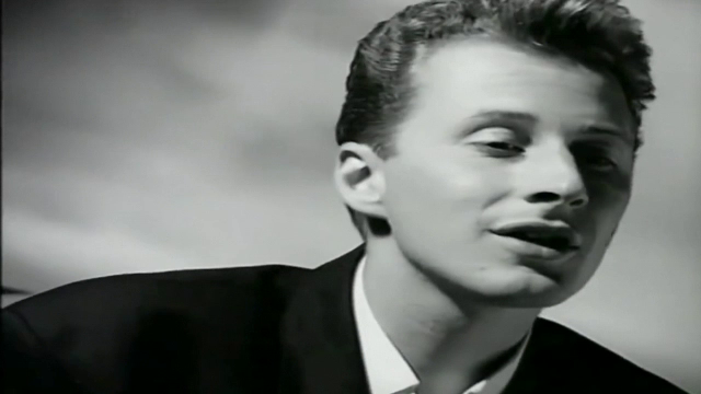 Artistul britanic Black s-a stins din viata. Cantaretul era in coma de doua saptamani, dupa un groaznic accident rutier