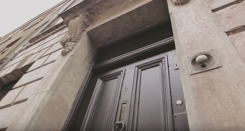 Cum arata vila extravaganta din centrul Londrei, in care chiria este cat vrei tu. Proprietarul pune o singura conditie