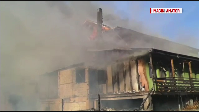 5 tineri au fost la un pas de moarte dupa ce pensiunea la care erau cazati a luat foc. Ce au descoperit pompierii in cladire