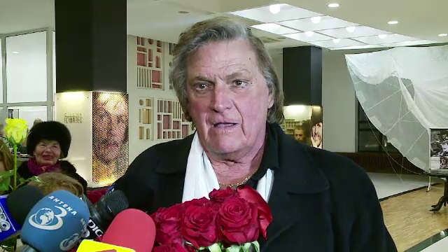 Florin Piersic a implinit 80 de ani si a fost decorat de Iohannis. "Unde vreti sa ma duc la multi ani?"