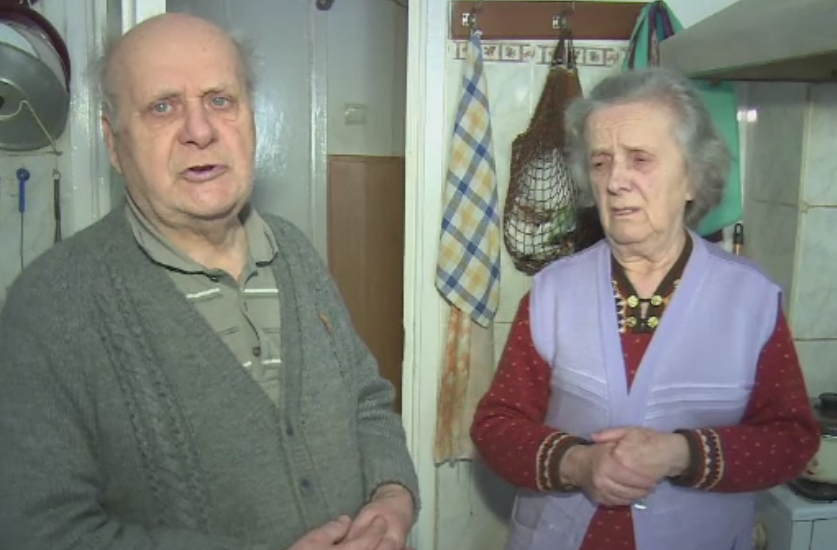 Doi batrani din Targoviste au ramas fara economii dupa ce au bagat in casa 3 necunoscuti. Pretextul cu care au fost ademeniti