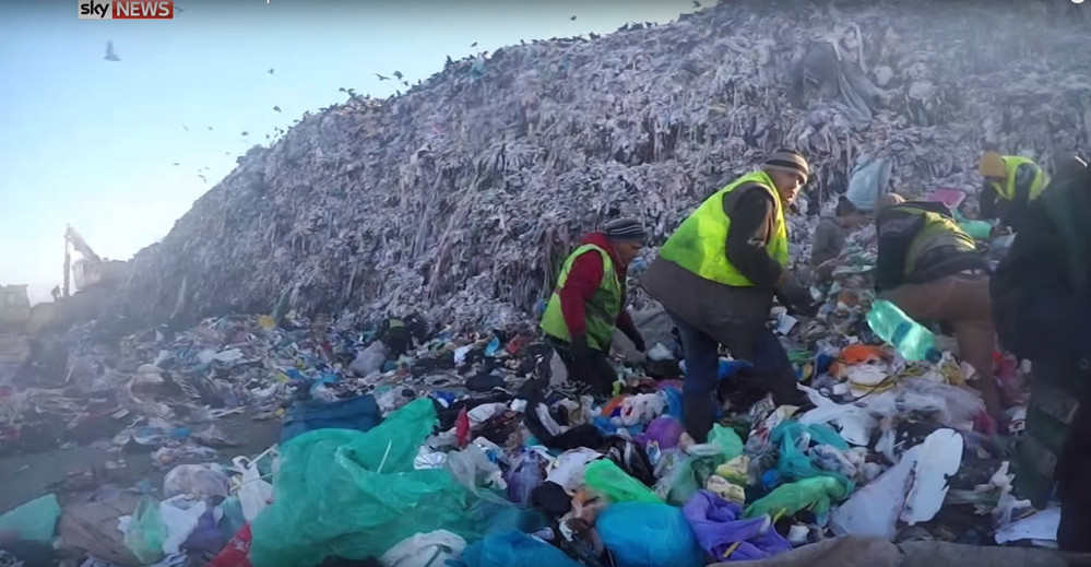Groapa de gunoi a Clujului, in presa internationala. "Cum ii vor trata romanii pe refugiati, cand se poarta asa cu saracii?"