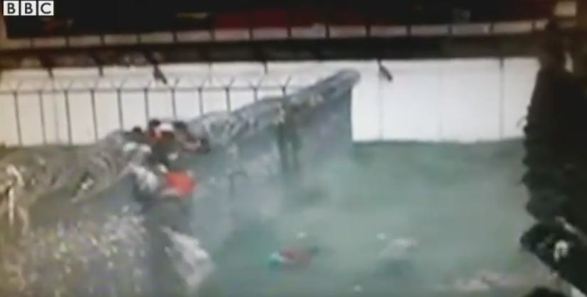 Evadare in masa dintr-o inchisoare din Brazilia dupa ce au aruncat in aer un zid. Momentul, surprins de camere