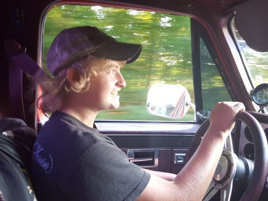 Fenomen bizar in SUA. Doi tineri au murit dupa ce au baut combustibil pentru masina, pe baza de metanol, amestecat in suc