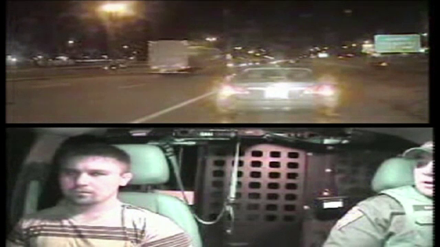 Lectia invatata de un politist dupa ce a lasat cheile in contact, cu un suspect in masina. Ofiterul este anchetat de colegi