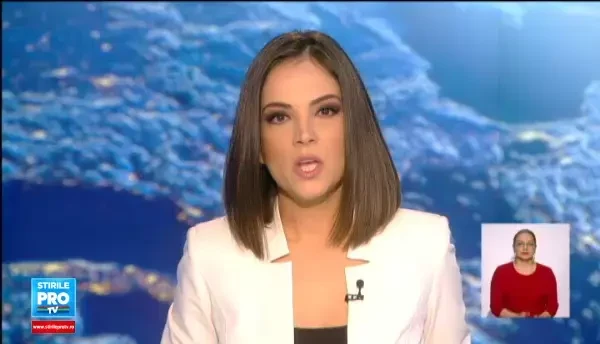 Masina incendiata pe Calea Plevnei, in fata sediului CSM. Motivul pentru care proprietarul i-ar fi dat foc cu mana sa