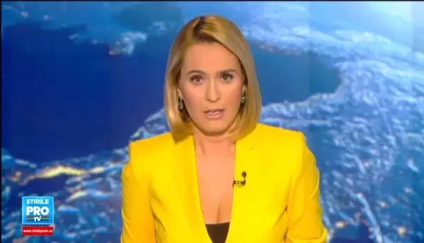 Momentul terifiant in care un barbat care si-a uitat cheile in casa cade de la etaj si moare, filmat de un vecin. VIDEO