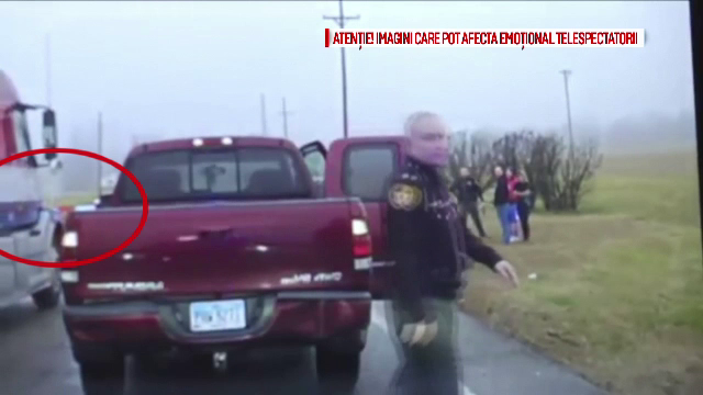 Un politist din SUA a scapat ca prin minune, dupa ce a fost lovit de un TIR. Accidentul a fost surprins de o camera de bord