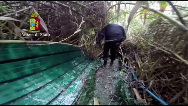 Doi lideri ai mafiei italiene, arestati dupa mai bine de 10 ani. E incredibil cum au fost gasiti: "Traiau ca niste animale"