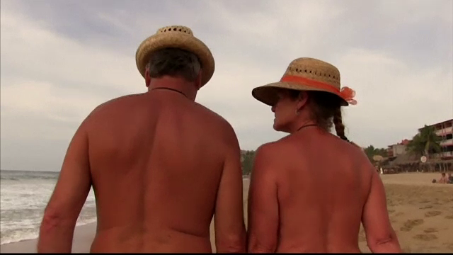 Festivalul la care singura regula este sa fii dezbracat. Cum s-au distrat nudistii la cel mai mare eveniment de acest gen