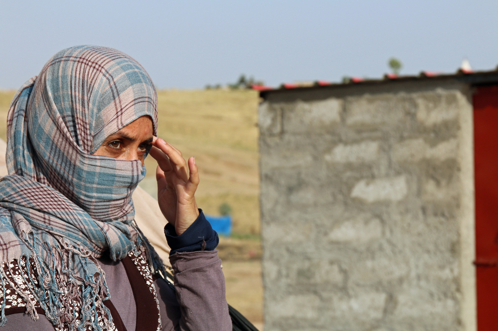 Statul Islamic scoate sclave sexuale la vanzare pe Facebook: "Pentru fratii mei, asta costa 8.000 de dolari"