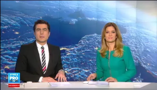 Printul Harry ar avea o noua iubita, cu aproape 10 ani mai mica ca el. Tanara s-a pozat topless, cu tigara in gura