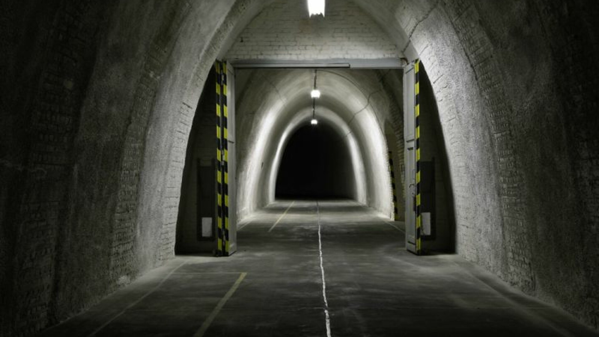 Buncarele naziste din marile orase din Germania, transformate in locuinte de lux si cluburi. Cum arata acum