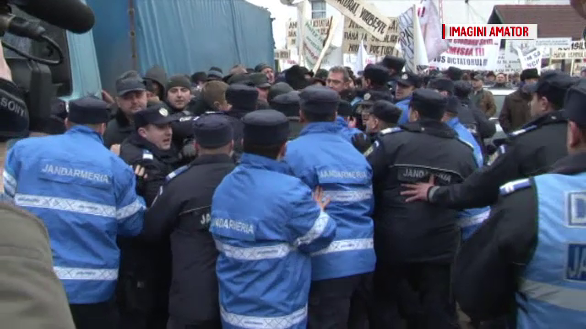 Protest cu imbranceli la Suceava. Romsilva, acuzata ca practica preturi excesive si incurajeaza comertul "la negru"