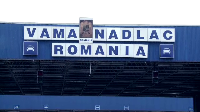 O minora de 5 ani a fost gasita ascunsa intr-un TIR, la vama Nadlac, in timp ce mama ei incerca sa o scoata ilegal din tara