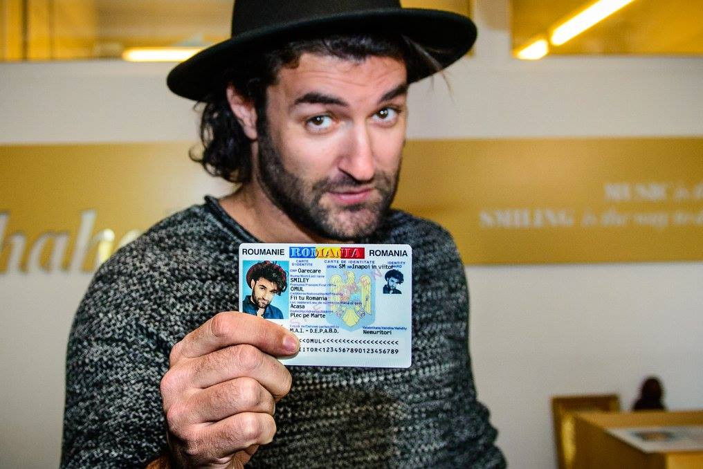 "Am din nou ‪buletin‬!" Surpriza de care a avut parte Smiley dupa ajutorul oferit celor de la Ministerul de Interne