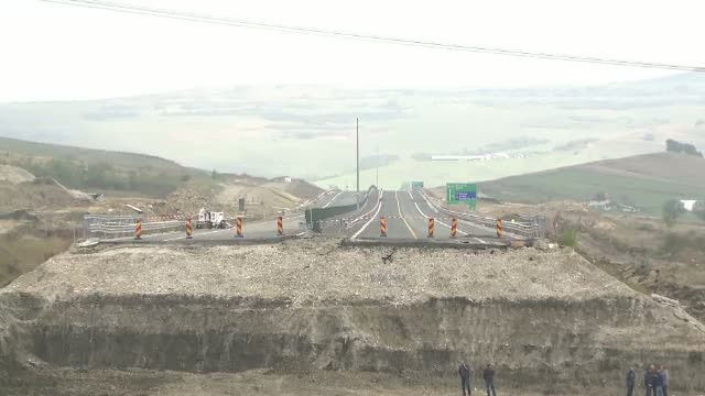 Dupa numeroase esecuri, CNADNR si-a dat seama ca ceva nu merge bine. Cum vrea sa schimbe construirea autostrazilor in Romania