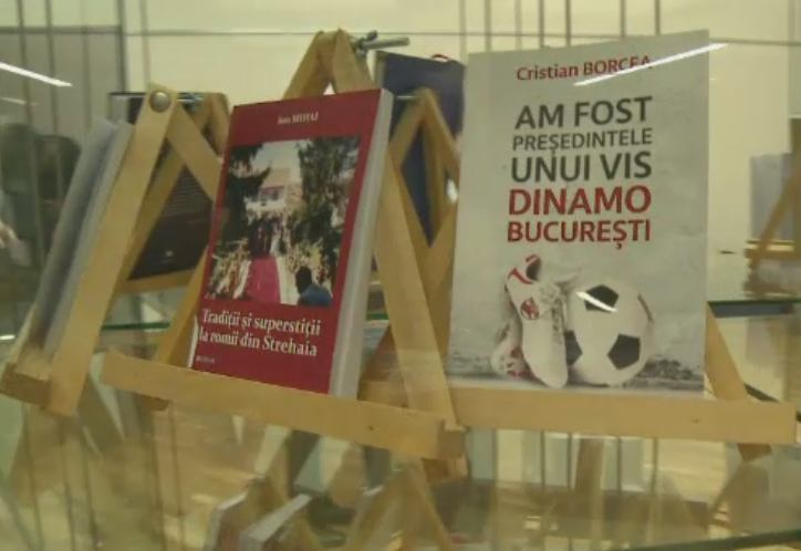 "Carti cu raspundere limitata". Biblioteca nationala a expus "operele" realizate de Becali, Copos si Borcea in inchisoare