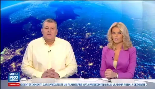 Noroc incredibil pentru un sofer din Dej. A scapat teafar dupa ce masina sa a rupt un parapet, un stalp si s-a izbit de o casa