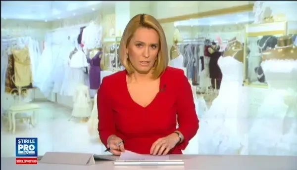 Arbori impodobiti si culori roz-auriu sau crem, trendul pentru nunti in 2016. Ce spun designerii despre castelul Peles