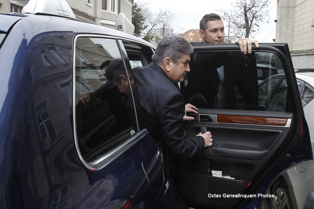 Gabriel Oprea, urmarit penal de DNA pentru abuz in serviciu. Cum a explicat in fata procurorilor folosirea coloanei oficiale