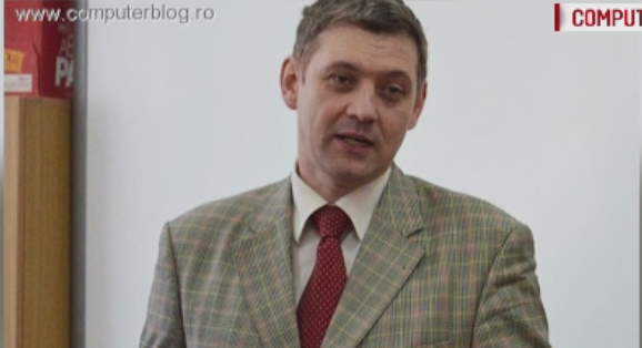 Cativa elevi sar in apararea profesorului acuzat ca ii umileste la ore. Ce s-ar fi intamplat de fapt in clasa