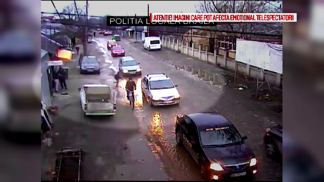Un baiat de 8 ani din Braila a fost lovit de o masina, dupa ce a trecut in fuga strada prin loc nepermis. Imaginile surprinse