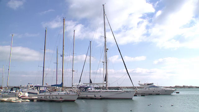 Tot mai mulți români vor să navigheze singuri. Cât costă un iaht cumpărat la mâna a doua