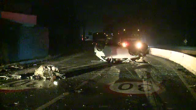 S-a rasturnat cu masina pe soseaua de centura a Capitalei. Motorul automobilului a zburat la 10 metri distanta