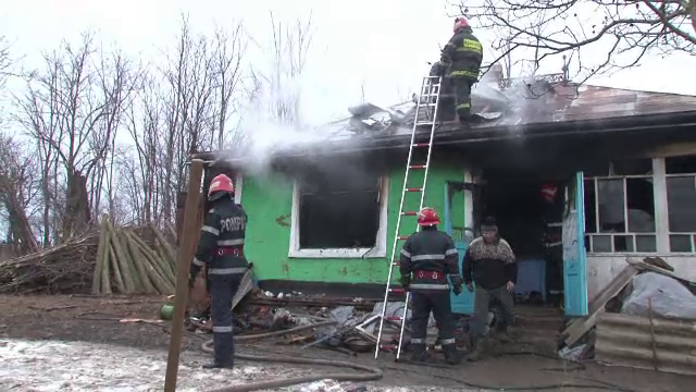 Tragedie in Botosani. Doua surori de 3 si 4 ani au ars de vii, intr-un incendiu ce le-a mistuit casa