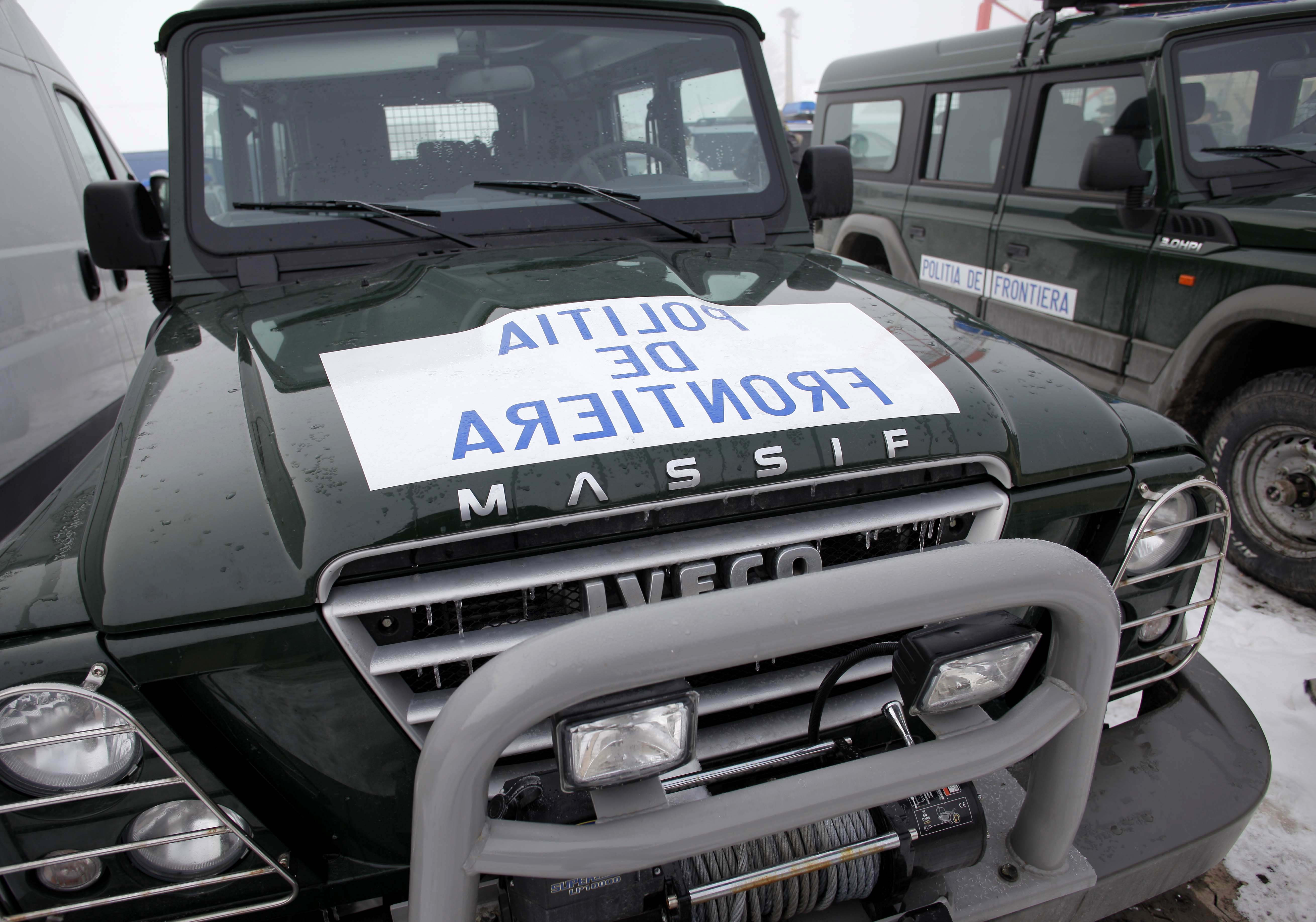 Doi cetateni afgani, prinsi in timp ce incercau sa treaca ilegal in Romania