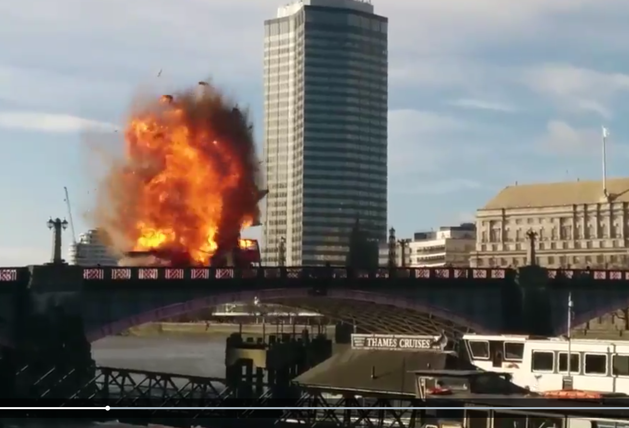 Explozie uriasa in centrul Londrei. Imaginile au devenit virale pe retelele de socializare. VIDEO