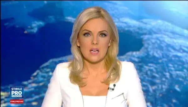 O batranica cerseste zilnic bani pentru paine fiindca isi da pensia de 180 lei pe medicamente. Ce au gasit oamenii in casa ei