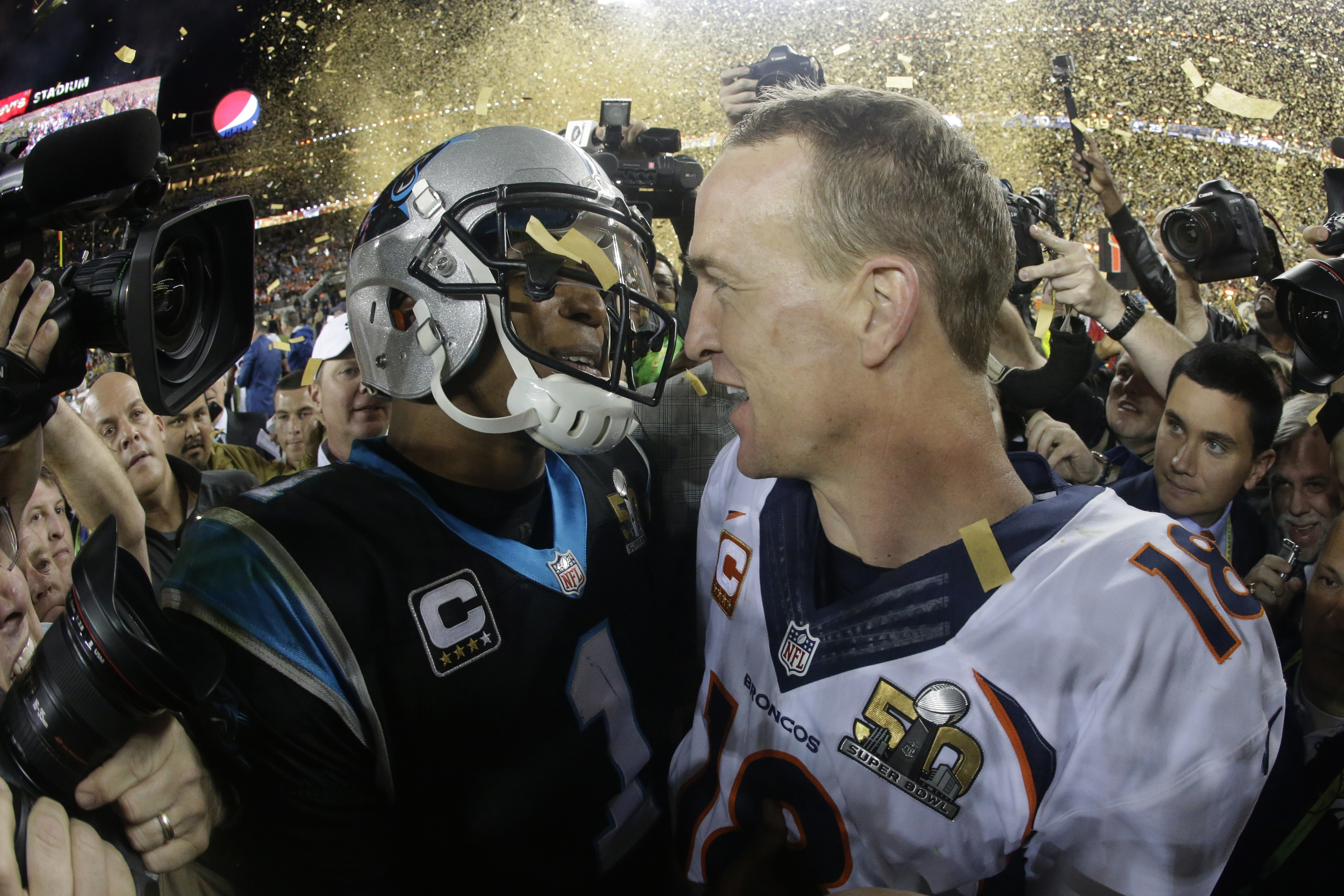 Super Bowl. Denver Broncos este noua campioana NFL dupa ce a batut Carolina Panthers cu 24-10