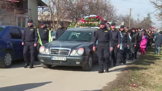 Patru din cele cinci victime ale accidentului din Ploiesti, inmormantate. "Soferul probabil numara banii, i-a venit rau"