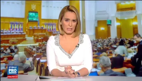 Parlamentarii cauta locuri speciale in Casa Poporului, unde sa poata fuma. Deputat: Daca au votat ca fraierii legea