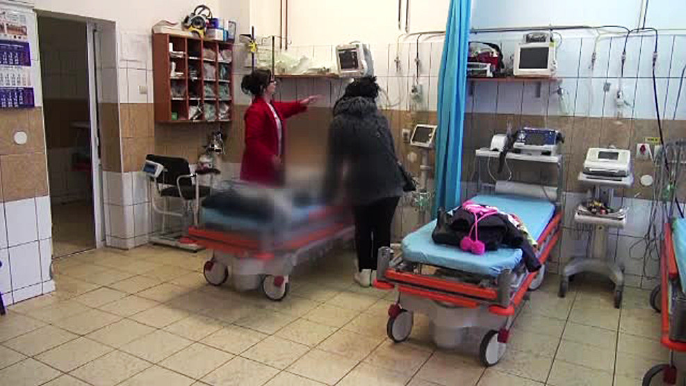 S-a intors acasa pentru a naste si a ajuns sa isi inmormanteze copilul de numai 3 saptamani. Tragedie la spitalul din Galati