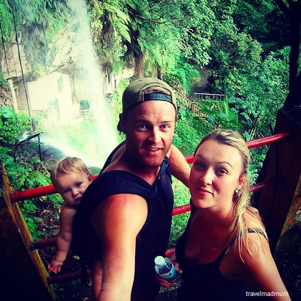 Si-a petrecut concediul de maternitate calatorind impreuna cu bebelusul ei de 10 saptamani. Cum arata acum fetita