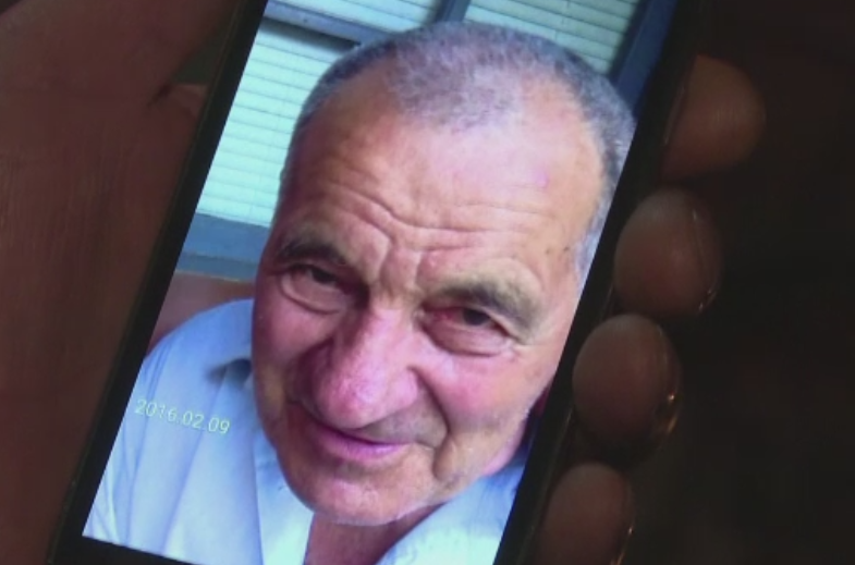 Un batran din Gaesti, bolnav de Alzheimer, a disparut dupa ce a fost lasat singur in masina cateva minute