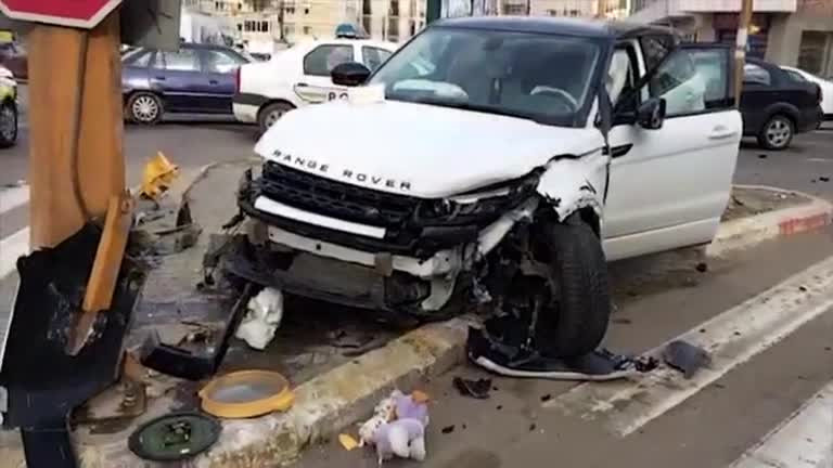 Accident cu patru raniti in Constanta. Imaginile filmate un martor dupa producerea impactului